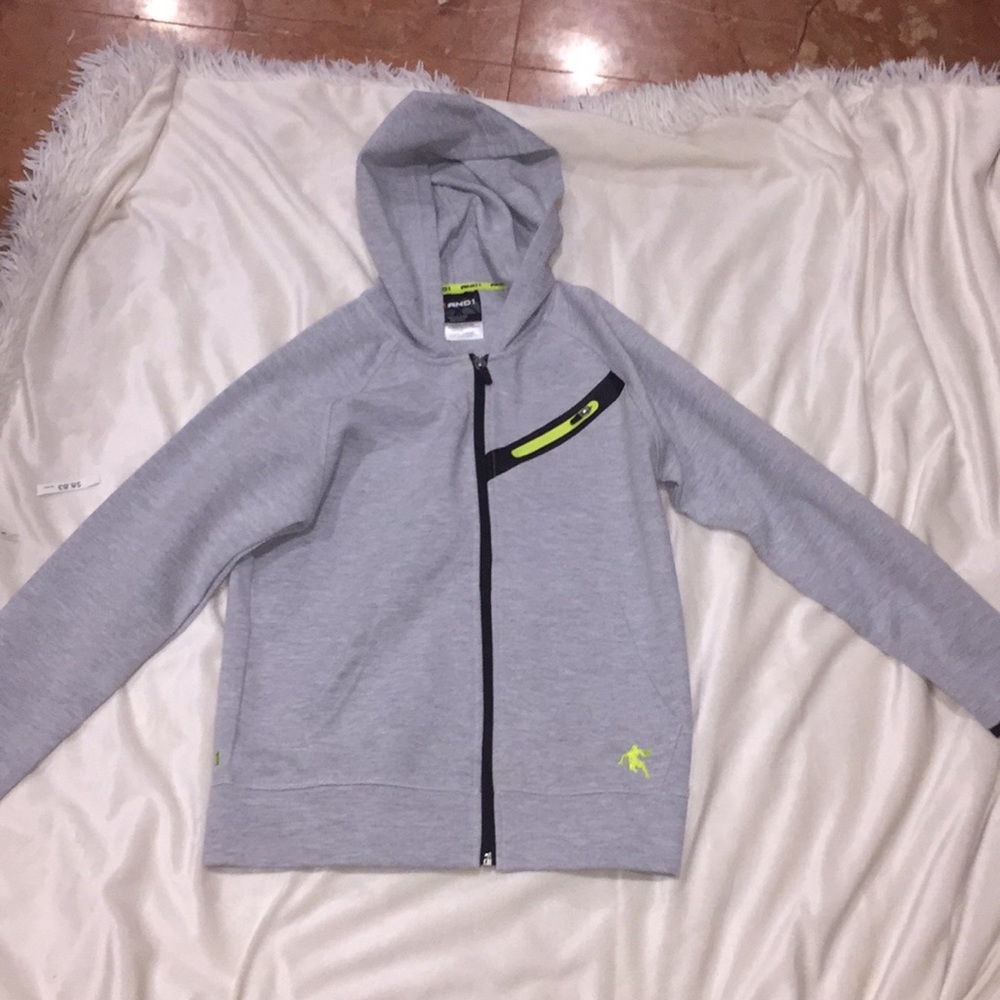 Grey medium sized sweater